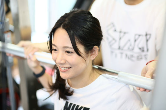 スクワットで美脚と美尻を手に入れる！